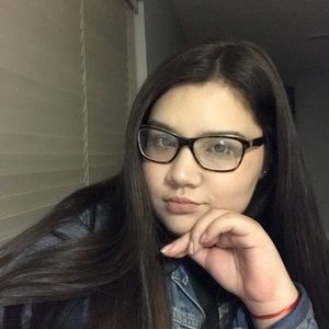 Meet your Posher, Debanhi